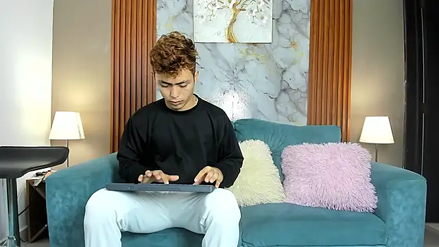 VERY HOT GUYS online show from 03/11/26, 01:27