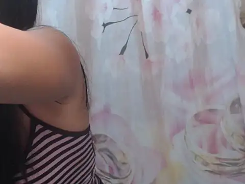 Snapshot of luna_light23 chatting on 09/30/25, 11:44 luna light23 online show from 09/30/25, 11:44