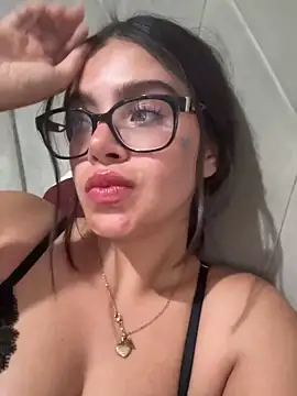 whitefoxxxx6 online show from 12/19/25, 02:04