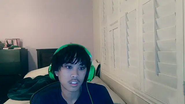 youngasianboy2007 online show from 10/25/25, 06:34