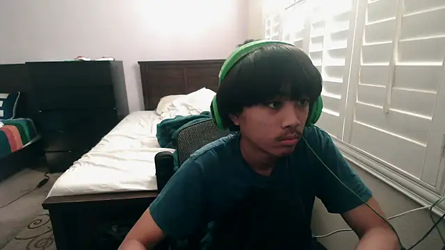 youngasianboy2007 online show from 12/16/25, 08:46