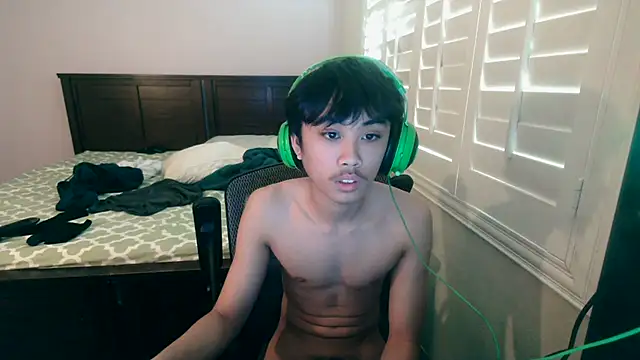 youngasianboy2007 online show from 04/14/26, 10:26