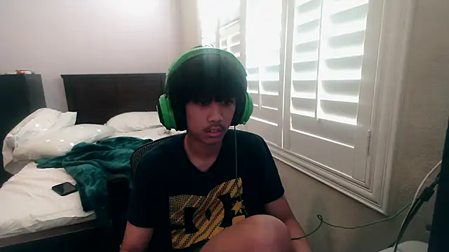 youngasianboy2007 online show from 11/11/25, 07:52