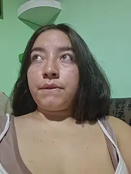 annyaparis online show from 10/31/25, 12:40