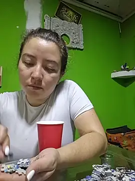 annyaparis online show from 10/29/25, 11:36