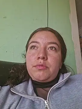 Snapshot of annyaparis chatting on 10/19/25, 04:10 annyaparis online show from 10/19/25, 04:10