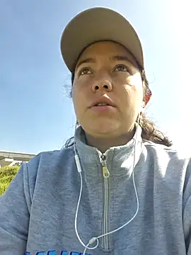 annyaparis online show from 12/17/25, 02:11