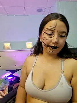 Snapshot of annyaparis chatting on 10/10/25, 03:13 annyaparis online show from 10/10/25, 03:13