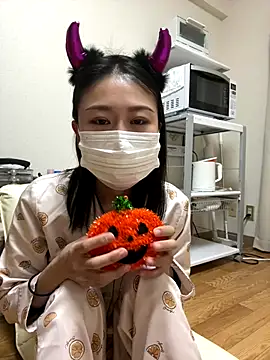 mia2 jp online show from 10/31/25, 08:22