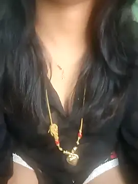 Snapshot of tamil_thaara03 chatting on 02/10/26, 05:56 tamil thaara03 online show from 02/10/26, 05:56