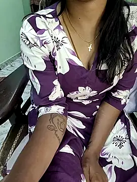 Snapshot of tamil_thaara03 chatting on 02/21/26, 01:13 tamil thaara03 online show from 02/21/26, 01:13