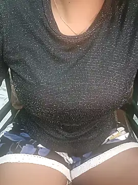 Snapshot of tamil_thaara03 chatting on 01/15/26, 03:26 tamil thaara03 online show from 01/15/26, 03:26