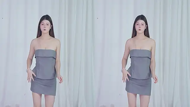 Snapshot of QY-003 chatting on 12/15/25, 02:06 QY-003 online show from 12/15/25, 02:06