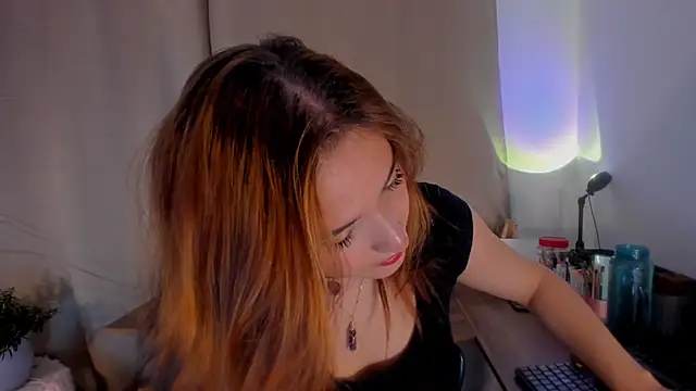 AmaruBloom online show from 02/04/26, 05:13