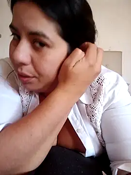 Snapshot of Benditofetiche chatting on 05/04/26, 02:20 Benditofetiche online show from 05/04/26, 02:20