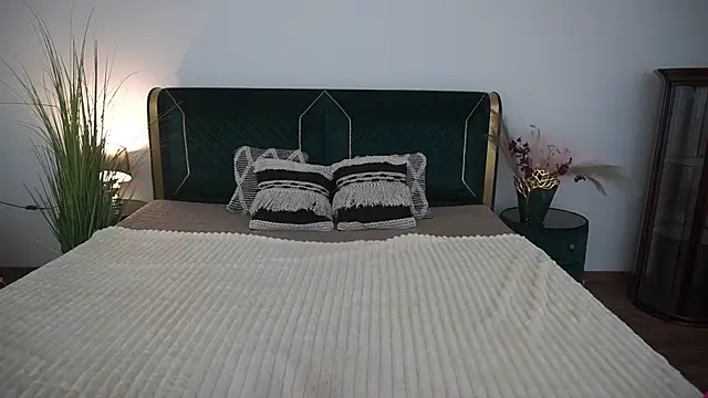IsabelleDiorr online show from 06/07/26, 11:37