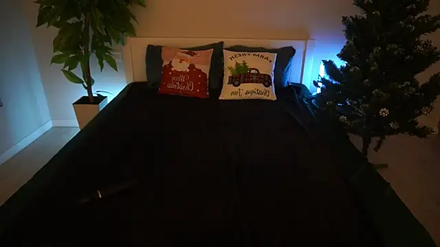 IsabelleDiorr online show from 12/17/25, 08:36