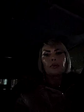 Snapshot of KirraWhite chatting on 11/29/25, 05:13 KirraWhite online show from 11/29/25, 05:13