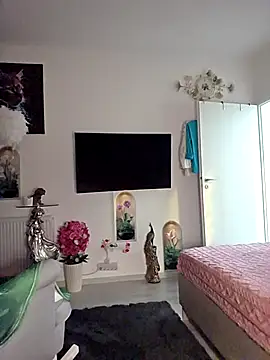 Snapshot of KirraWhite chatting on 10/30/25, 04:22 KirraWhite online show from 10/30/25, 04:22