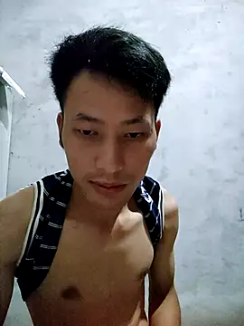 Snapshot of Uh-em95 chatting on 10/05/25, 03:03 Uh-em95 online show from 10/05/25, 03:03