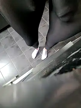 rezzzze online show from 11/10/25, 08:30