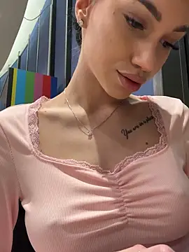 ilariea girl online show from 02/06/26, 06:04