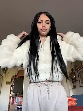 ilariea girl online show from 10/16/25, 07:27