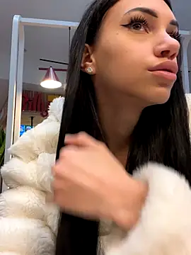 Snapshot of ilariea_girl chatting on 10/23/25, 02:16 ilariea girl online show from 10/23/25, 02:16