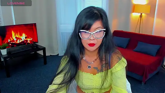 Snapshot of BeckySunday chatting on 10/01/25, 12:42 BeckySunday online show from 10/01/25, 12:42