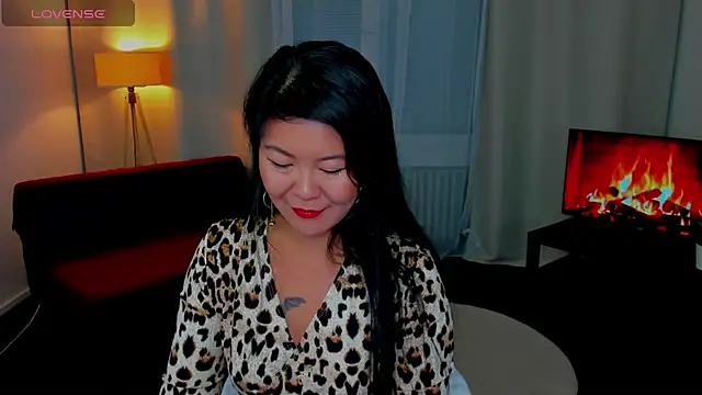 Snapshot of BeckySunday chatting on 10/17/25, 05:55 BeckySunday online show from 10/17/25, 05:55