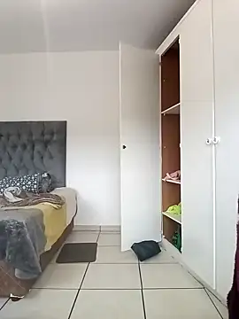 MissBubbles04 online show from 10/18/25, 05:09