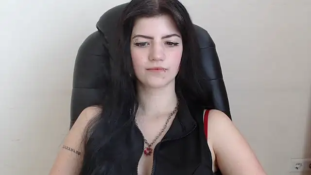Snapshot of Miamoora chatting on 10/03/25, 07:32 Miamoora online show from 10/03/25, 07:32