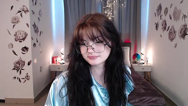 Snapshot of MileyRood chatting on 11/10/25, 01:10 MileyRood online show from 11/10/25, 01:10