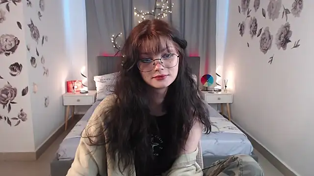 Snapshot of MileyRood chatting on 10/23/25, 11:36 MileyRood online show from 10/23/25, 11:36