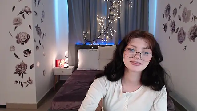 Snapshot of MileyRood chatting on 11/25/25, 01:06 MileyRood online show from 11/25/25, 01:06