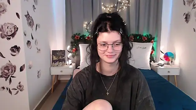 Snapshot of MileyRood chatting on 12/18/25, 11:41 MileyRood online show from 12/18/25, 11:41