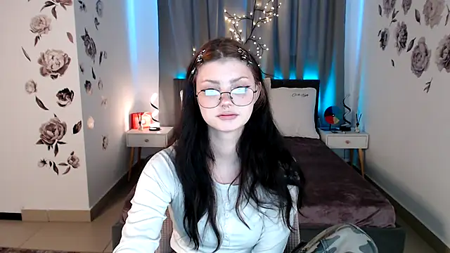 Snapshot of MileyRood chatting on 11/19/25, 01:05 MileyRood online show from 11/19/25, 01:05