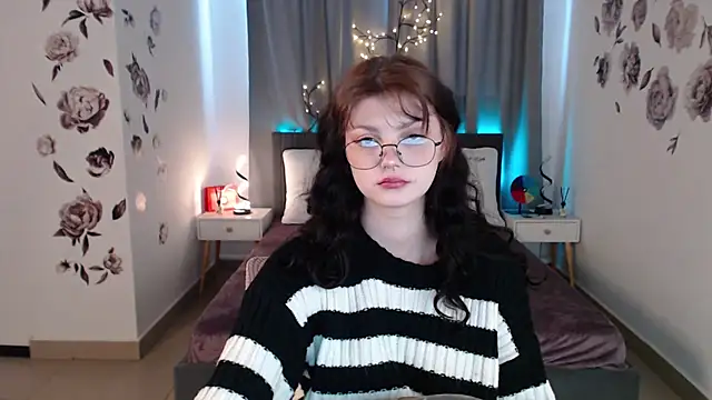 Snapshot of MileyRood chatting on 11/24/25, 01:16 MileyRood online show from 11/24/25, 01:16