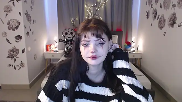 Snapshot of MileyRood chatting on 10/28/25, 11:25 MileyRood online show from 10/28/25, 11:25