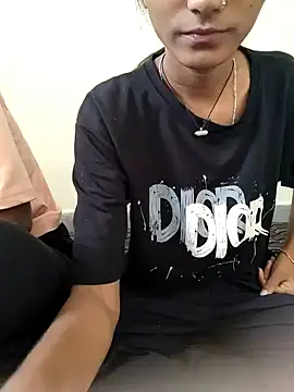 Snapshot of Unique_girls90 chatting on 12/18/25, 07:02 Unique girls90 online show from 12/18/25, 07:02