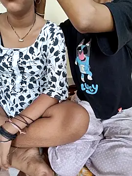 Snapshot of Unique_girls90 chatting on 10/24/25, 01:59 Unique girls90 online show from 10/24/25, 01:59