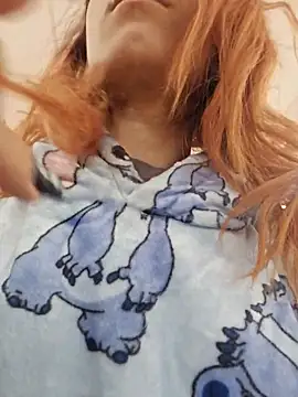 YuriXo online show from 11/06/25, 09:35