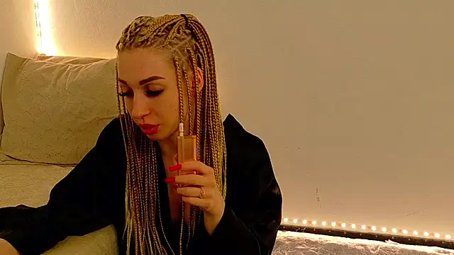 Sia a online show from 12/15/25, 07:03