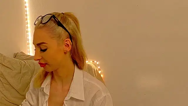 Sia a online show from 12/02/25, 06:15