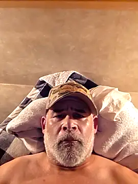 DeeBestEver online show from 11/28/25, 04:18