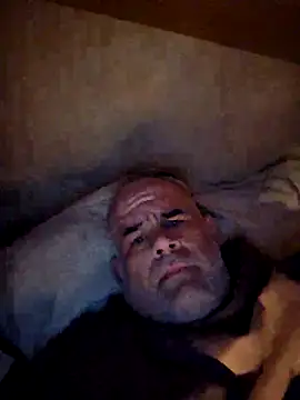 Snapshot of DeeBestEver chatting on 10/13/25, 12:40 DeeBestEver online show from 10/13/25, 12:40