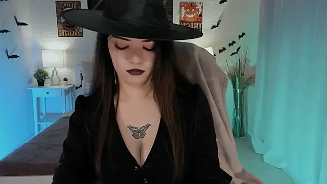 Snapshot of Selena_Wow_ chatting on 10/30/25, 09:29 Selena Wow  online show from 10/30/25, 09:29