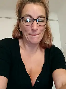 Fifi83Bell online show from 11/16/25, 12:54