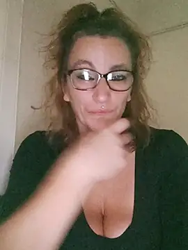 Fifi83Bell online show from 11/27/25, 03:56