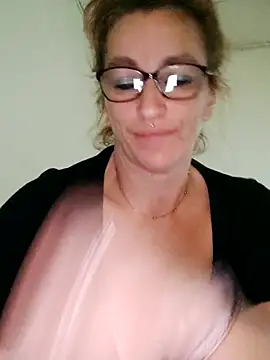 Fifi83Bell online show from 11/08/25, 02:53